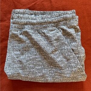 Lululemon Men's Pace Breaker 7" Lined Shorts, Size Medium